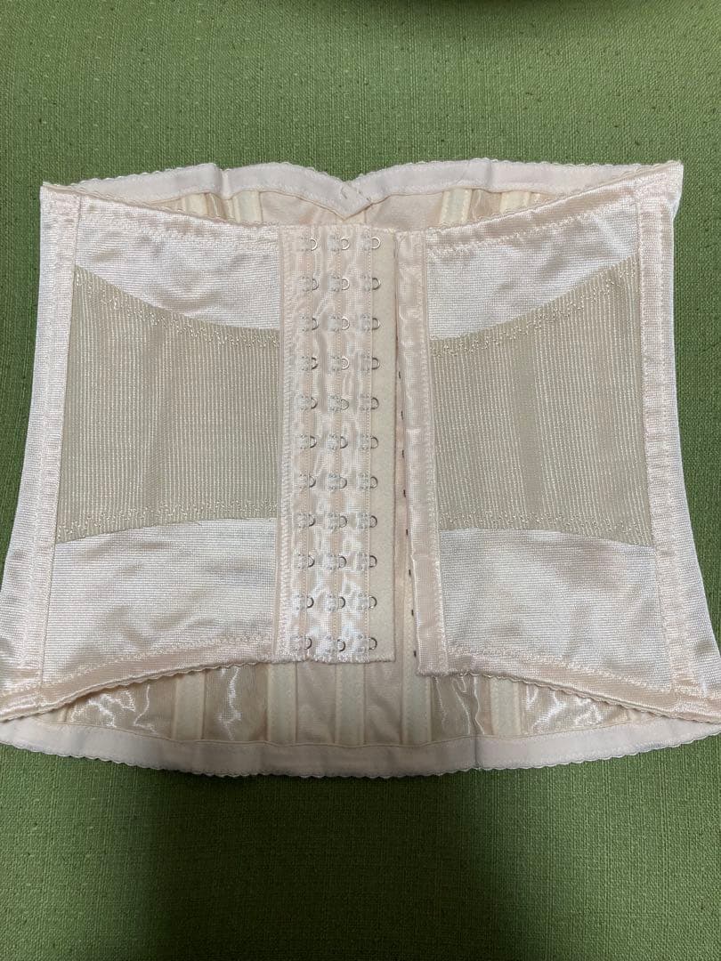 【なち】FOUR SIS & CO. ブライダルインナー