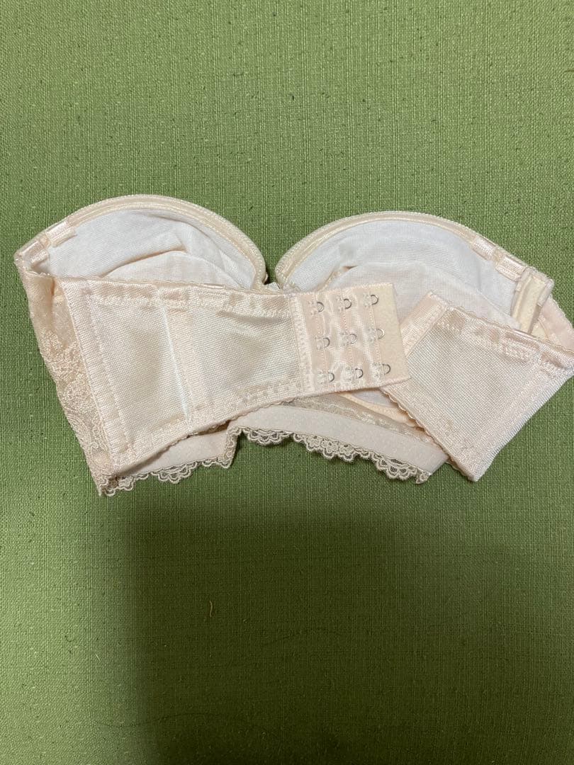 【なち】FOUR SIS & CO. ブライダルインナー