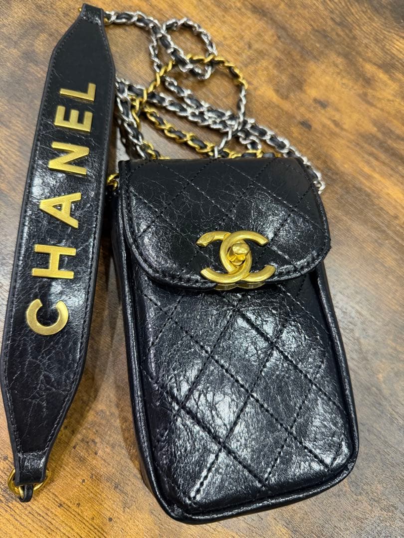 VIP ブラックレザー スマホショルダーバッグ