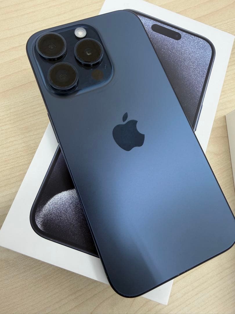 美品 iPhone15Pro 128GB