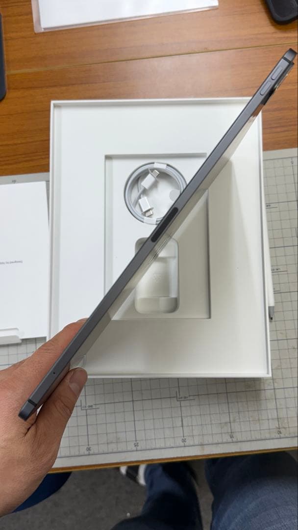 美品12.9インチ iPad Pro 1TB 第4世代 SIMフリー おまけ付