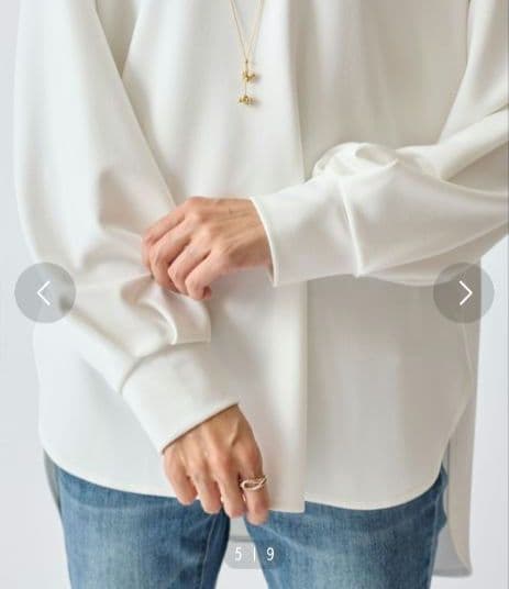 ホワイト長袖トップス