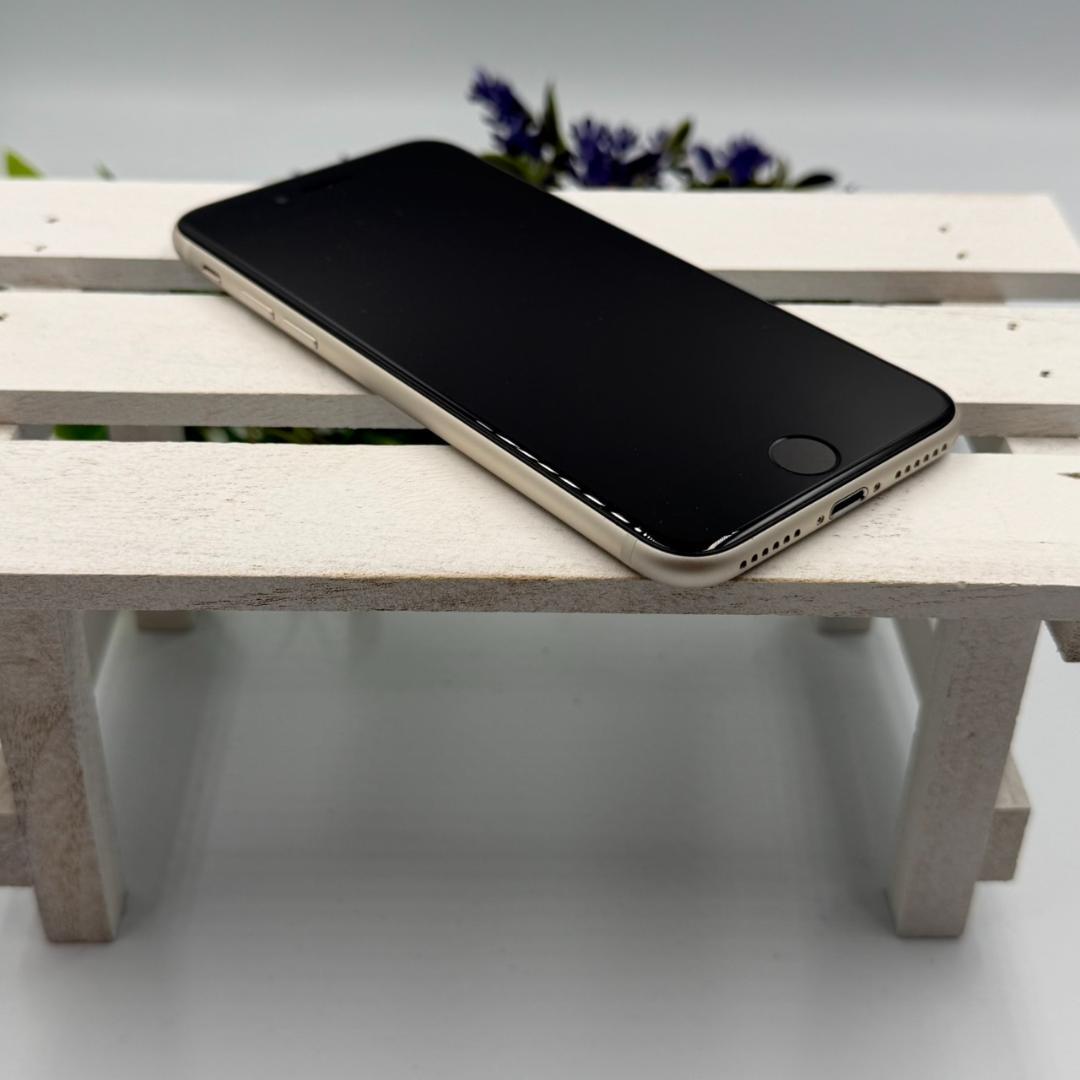 【美品】iPhone SE第3世代 64GB スターライト 390