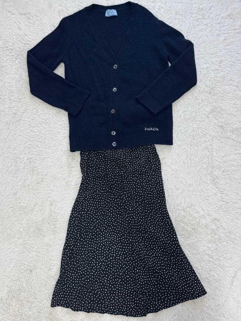 PRADA ネイビー カーディガン スカートセット