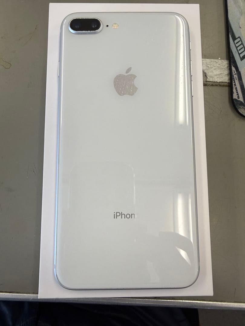 Apple iPhone 8 Plus シルバー 256GBバッテリー100%