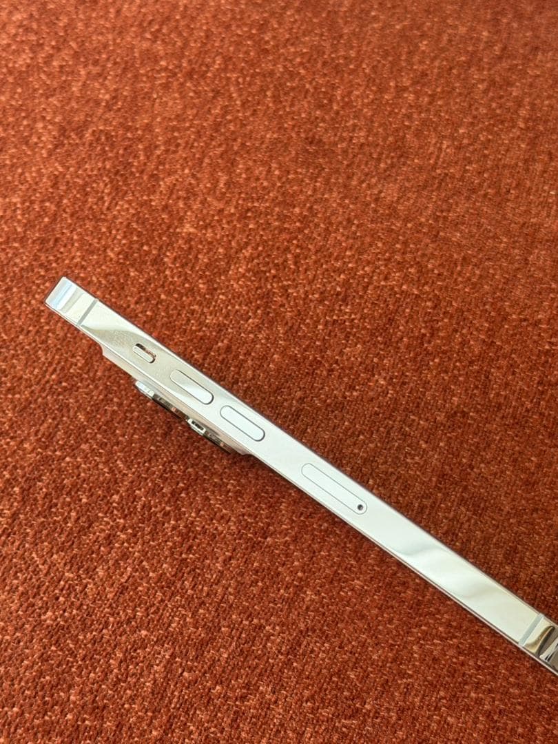 iPhone 13 Pro　アイフォン