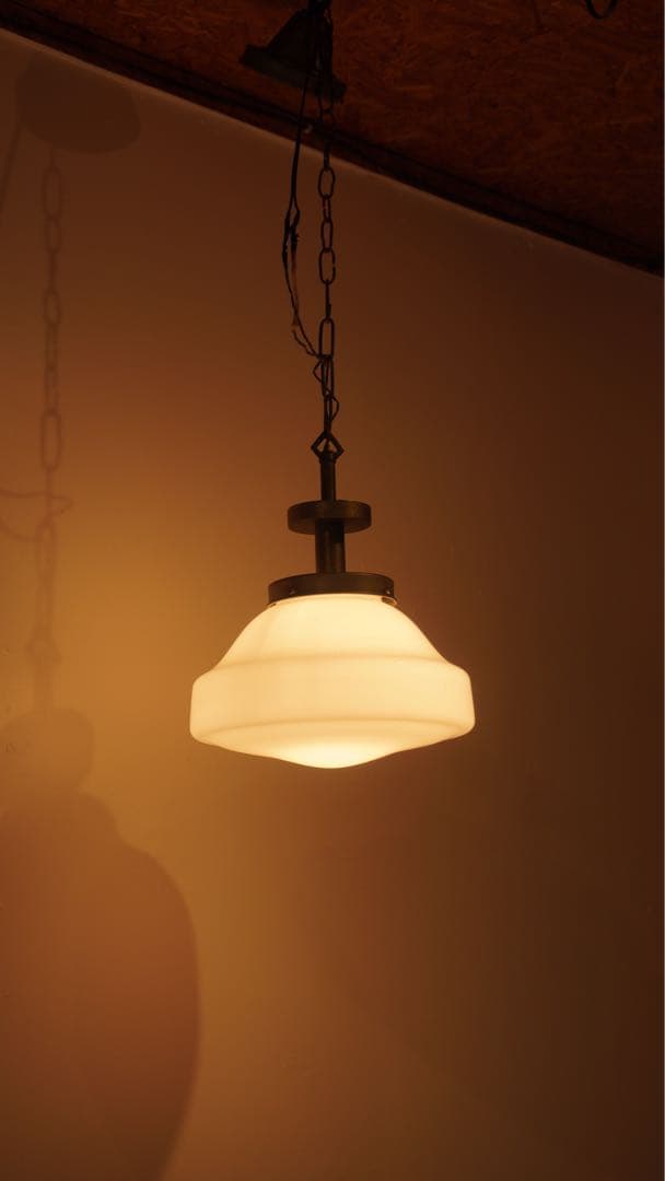 【アンティーク】乳白ガラス　ペンダントライト　イギリス　フランス　洋館