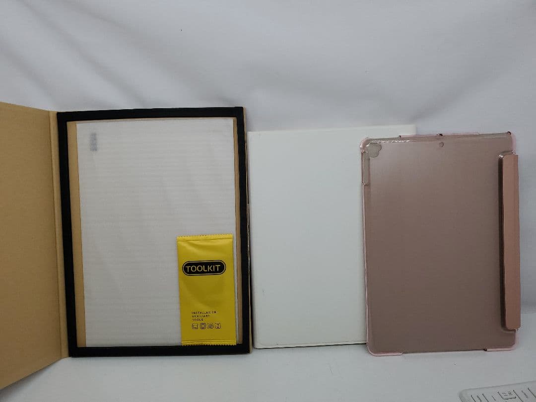 iPadPro 第2世代10.5本体 ケース　キーボード　保護フィルム