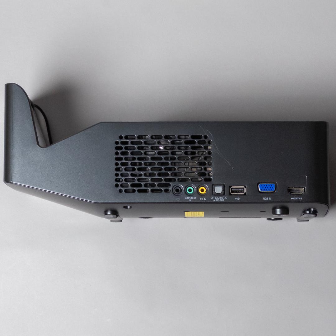 ジャンク LG PF1000UG 超短焦点LEDプロジェクター