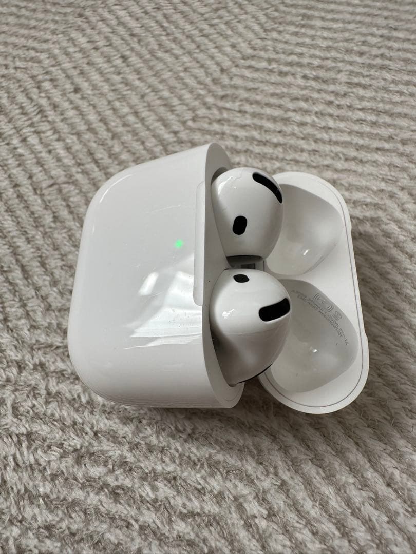 AirPods 4（ANC）　Apple 美品　傷なし