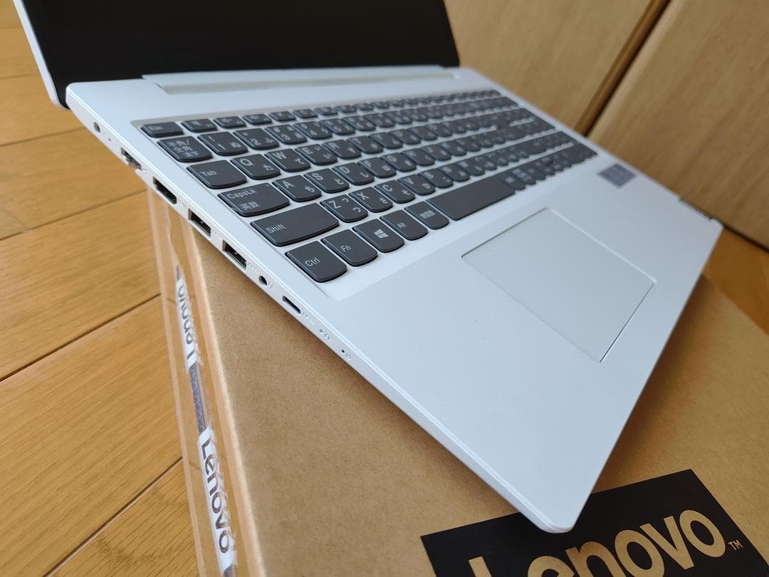 Lenovo Idiapad高スペックノートパソコン