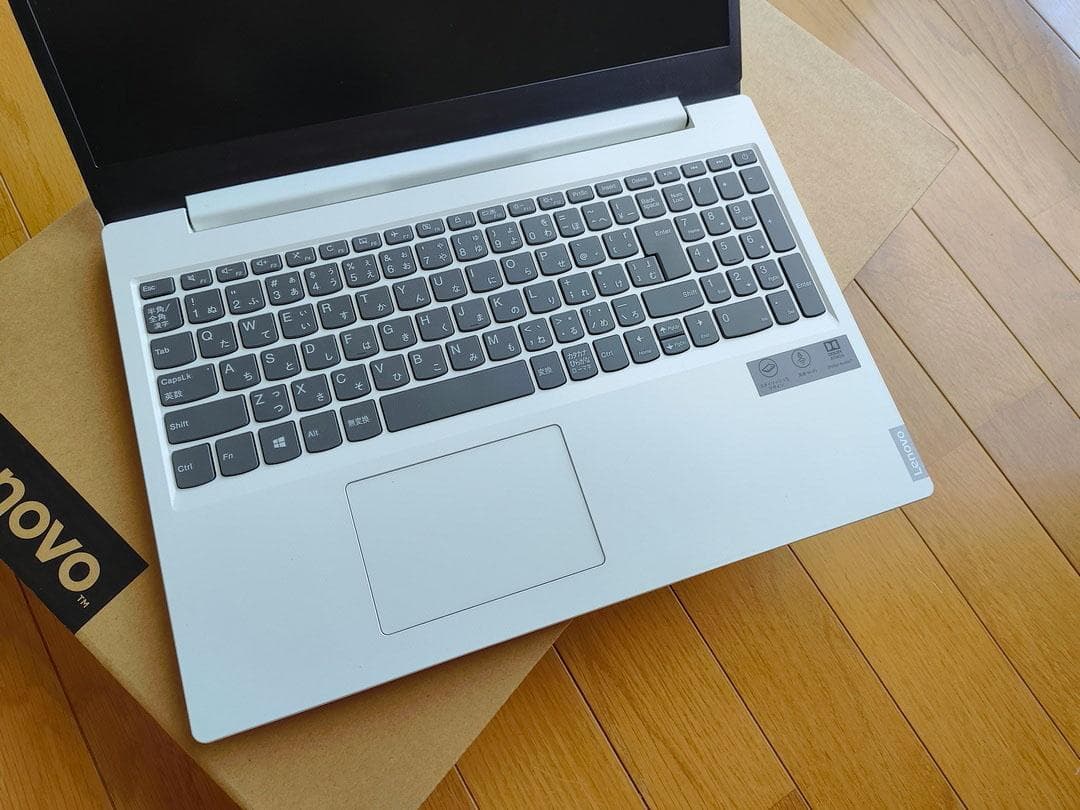 Lenovo Idiapad高スペックノートパソコン