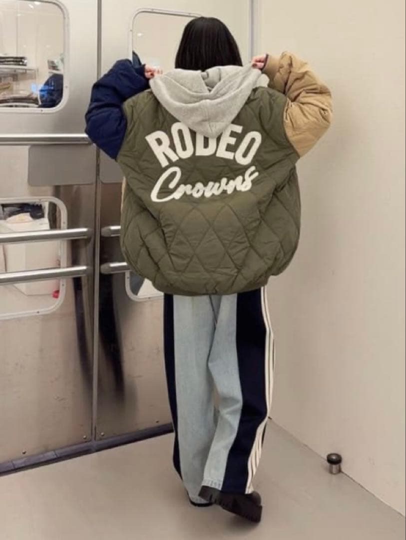 ロデオクラウンズ GYDAキルティングフードブルゾン アウター 大きいサイズ原宿