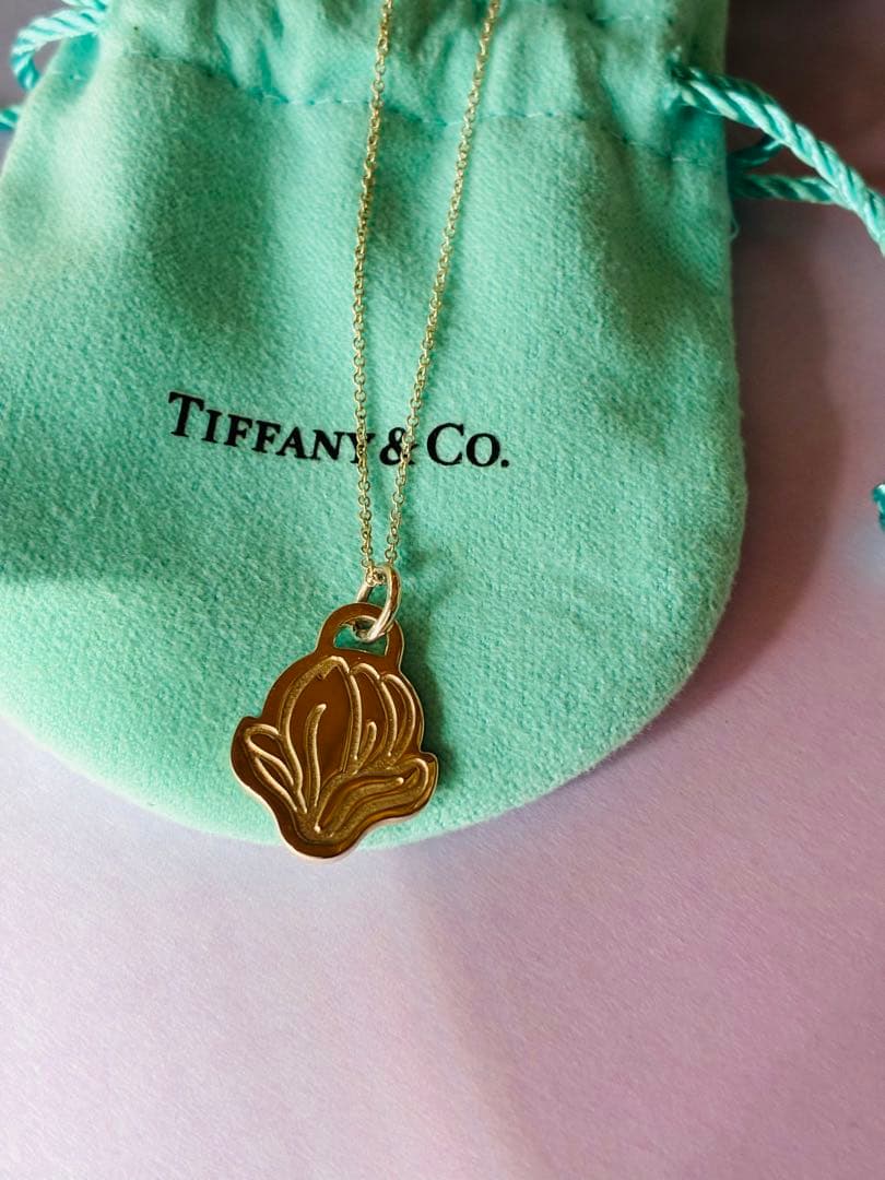 名古屋ウィメンズマラソン2019 GO WOMEN グレイ系のネックレス、