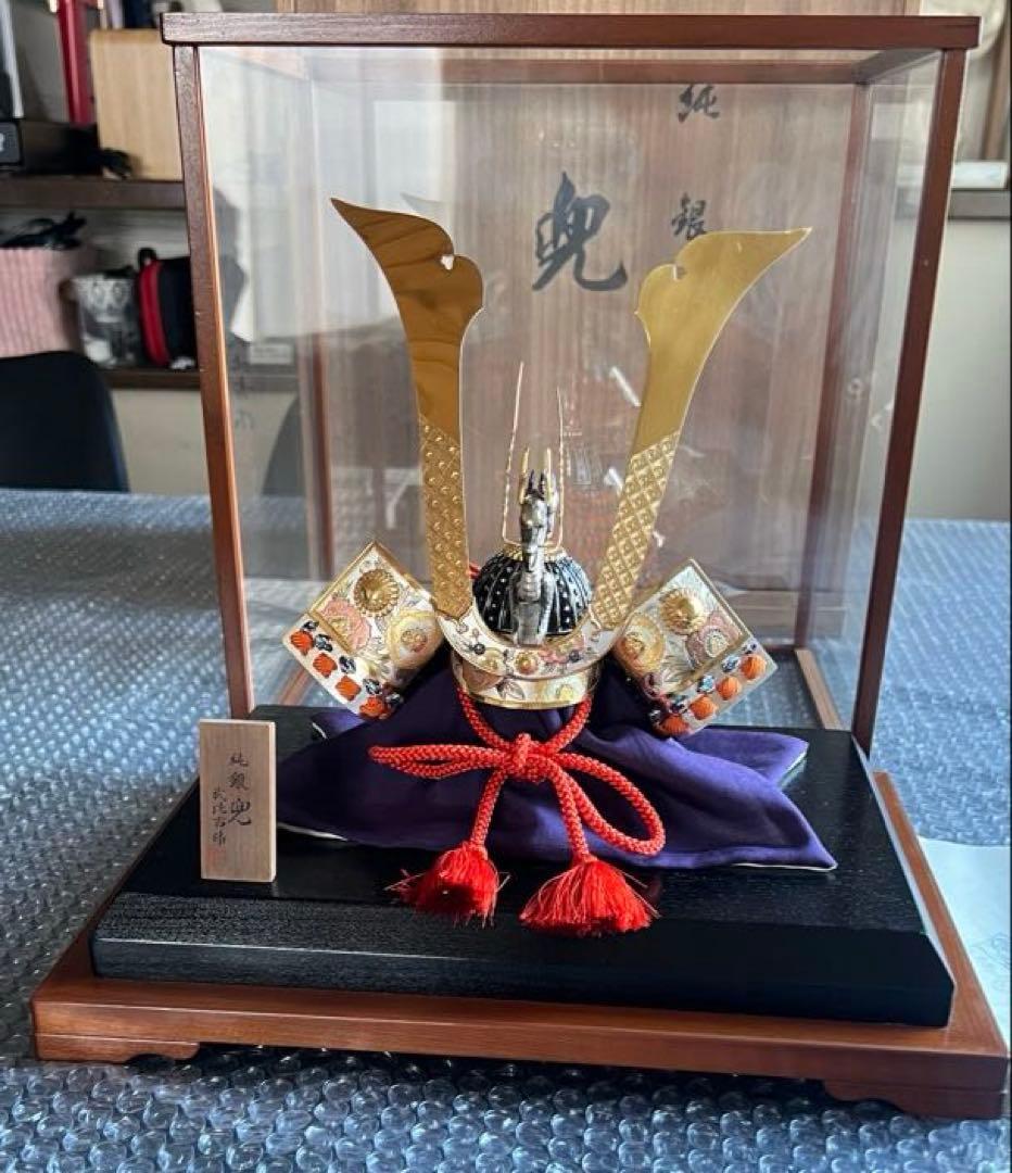 純銀 兜 (剣付) 銀細工 関工芸 武比古 ケース飾り
