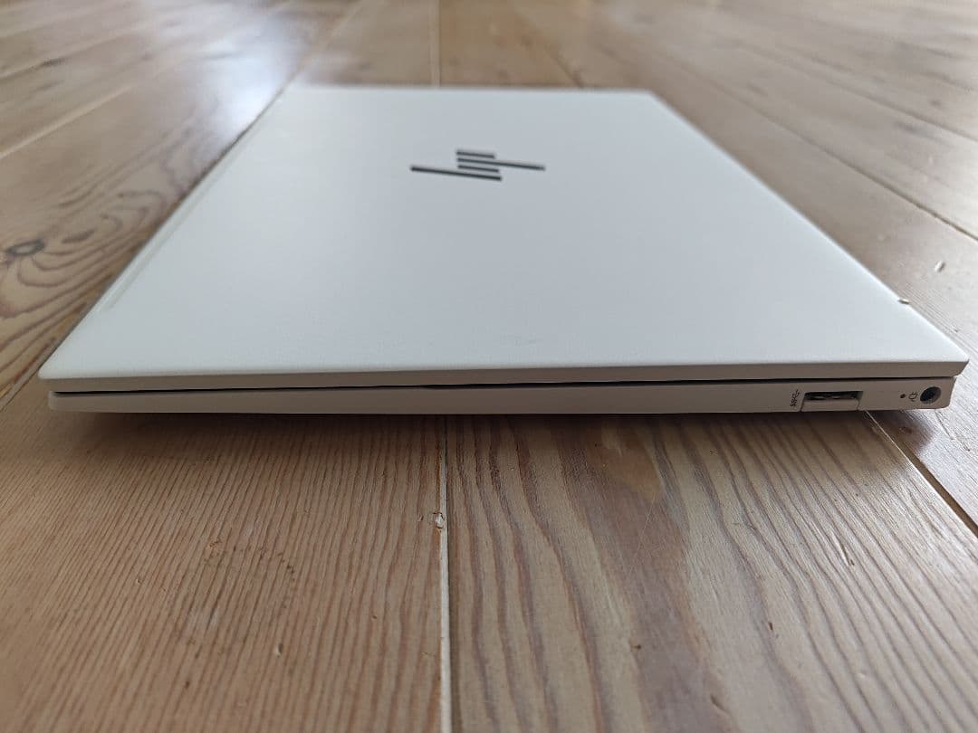 【新品同様】HP Pavilion Aero 13-be2010AU