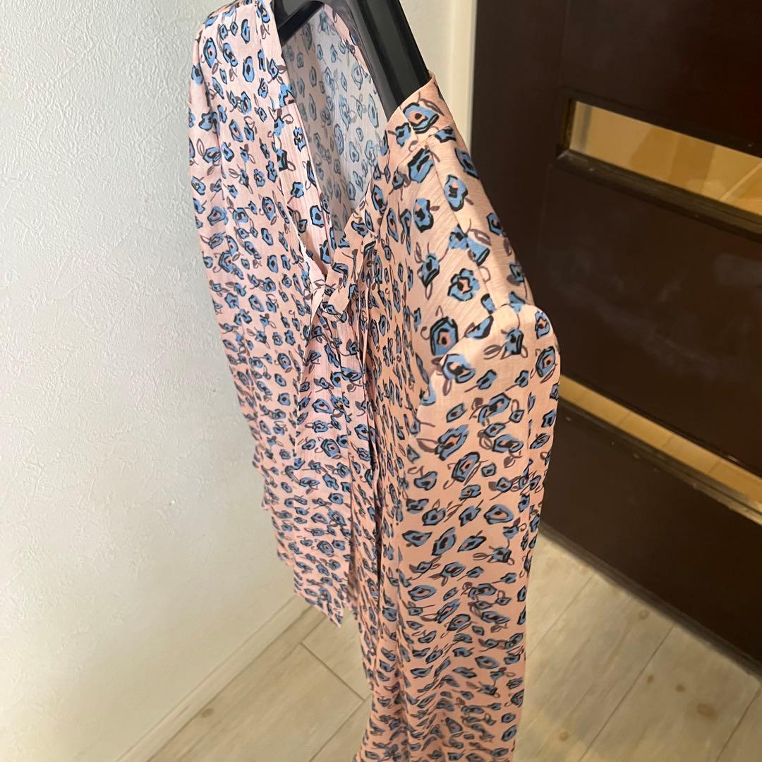 ANAYI スモールフラワープリントボウタイブラウス/セオリー、23区、ロペ