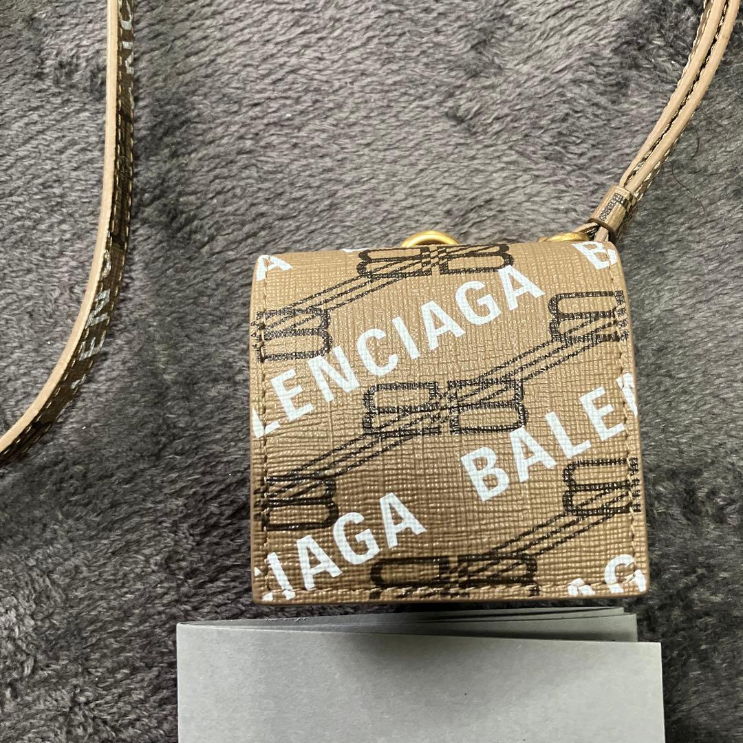 AirPodsケース　第3世代　バレンシアガ