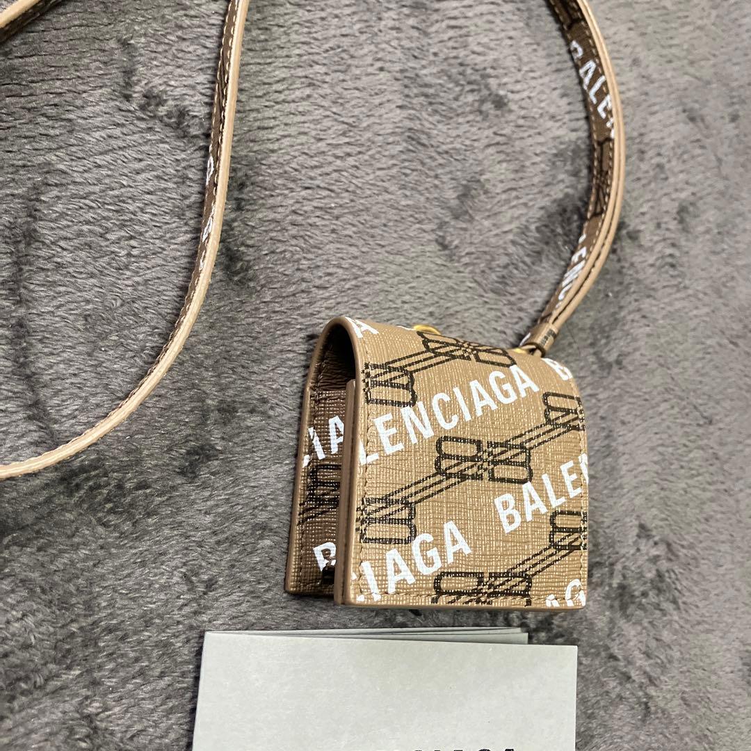 AirPodsケース　第3世代　バレンシアガ