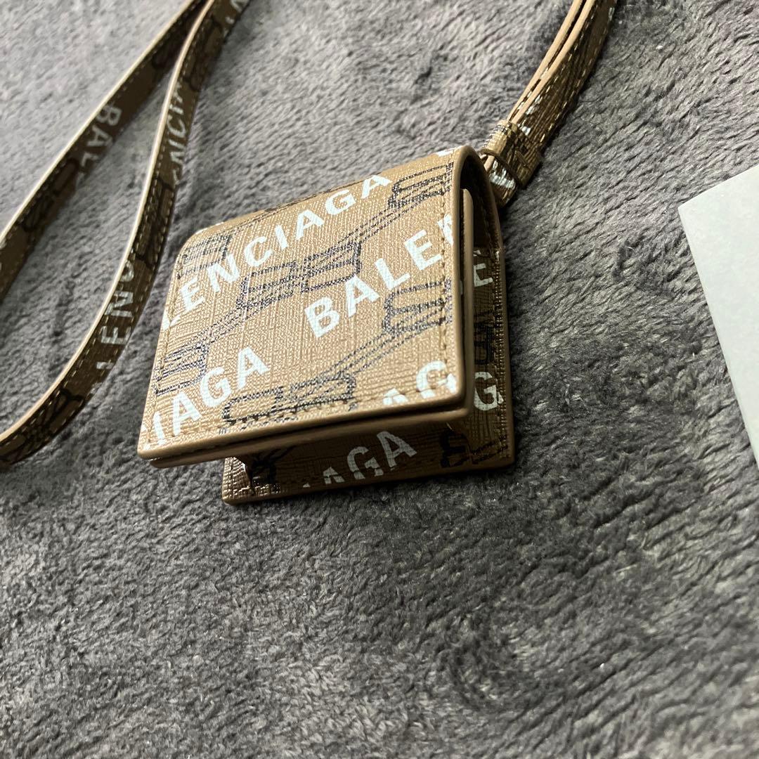 AirPodsケース　第3世代　バレンシアガ