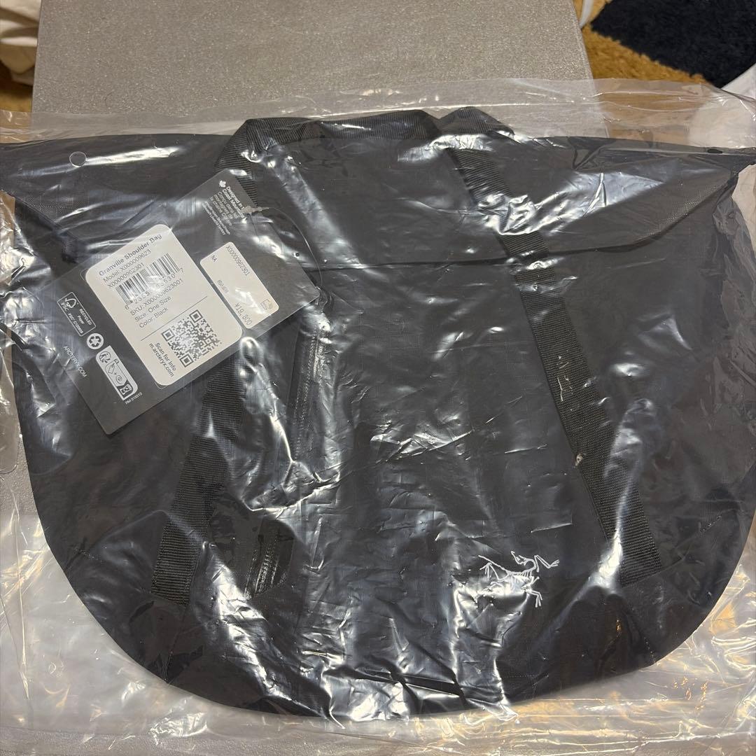 【新品・未開封】アークテリクス　グランヴィルショルダーバック　ブラック