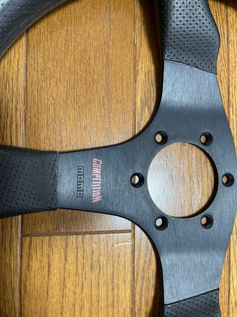 MOMO ステアリングホイール 黒 ハブリング付き