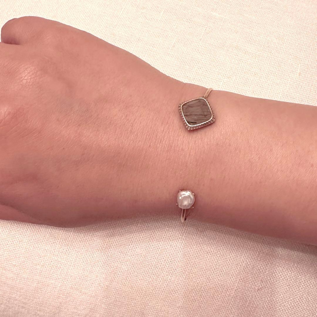 ageteグリーンルチルクォーツ×パール バングル＊巾着付き