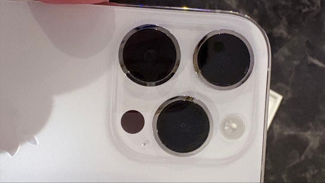 Apple iPhone 14 Pro 256GB本体　シルバー