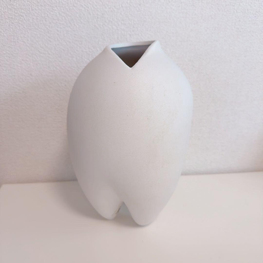 101  花瓶 narrow Ø14cm BoneWhite