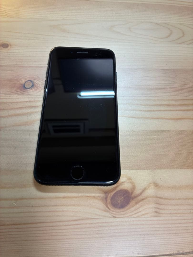 Apple iPhone SE(第3世代)ブラック 本体
