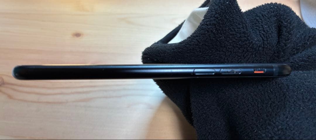 Apple iPhone SE(第3世代)ブラック 本体