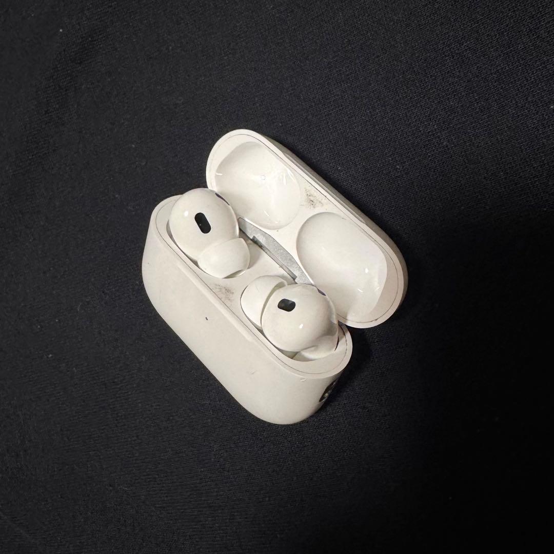 AirPods pro2 usb-c 本体 イヤーチップ新品　充電ケース付き
