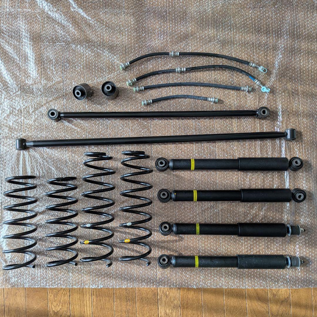 【新車外し】ジムニー JB64 純正 サスペンションキット　室内保管