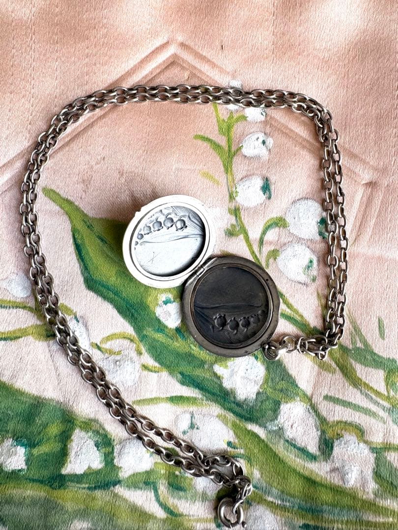 ♡フランスアンティーク　鈴蘭　ミュゲ　シルバー　銀　ロケットペンダント　19世紀