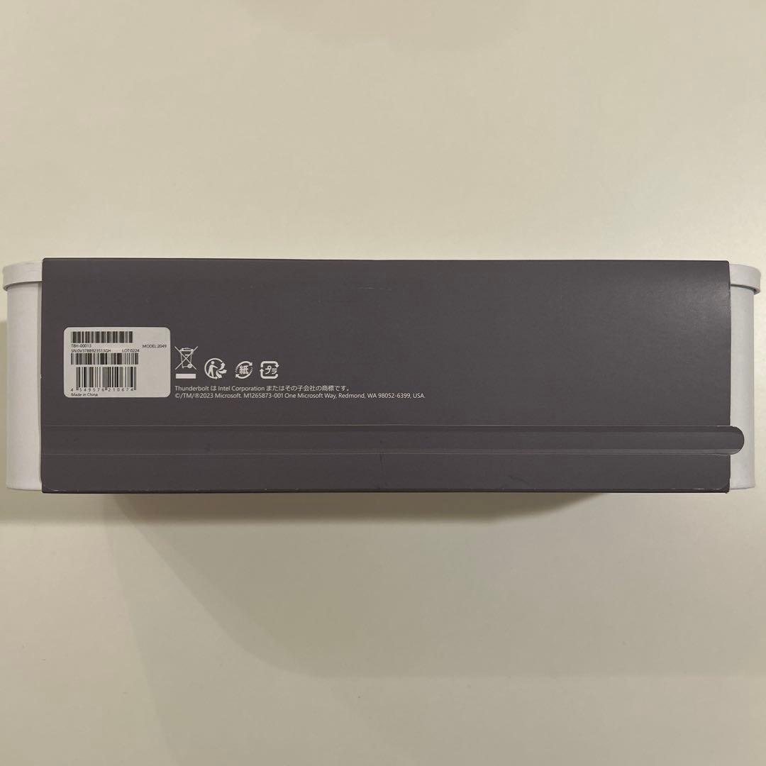 Microsoft Surface Thunderbolt 4 ドック