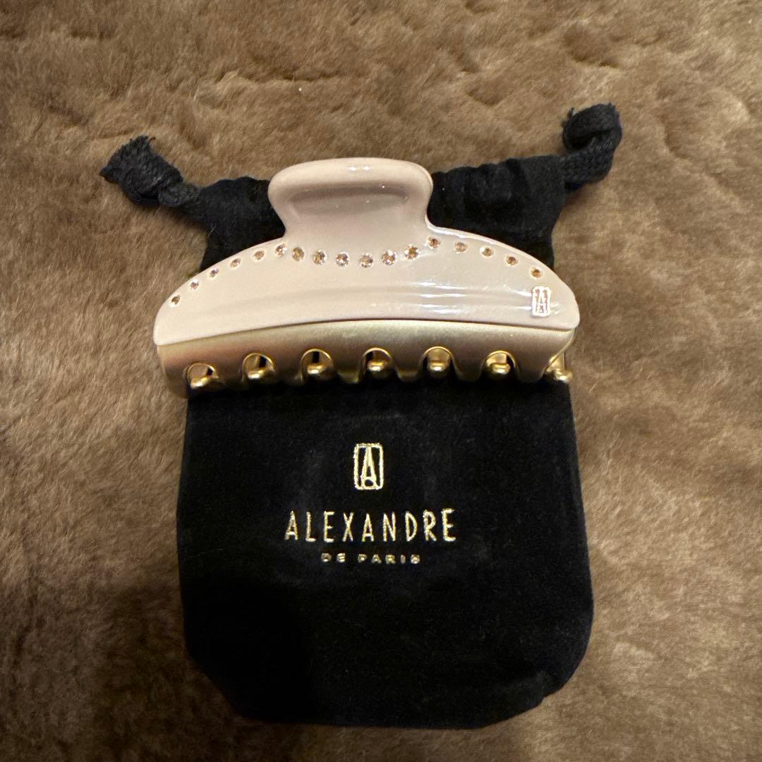 【美品】アレクサンドルドゥパリ　Mクリップ　人気のベージュ　スワロフスキー