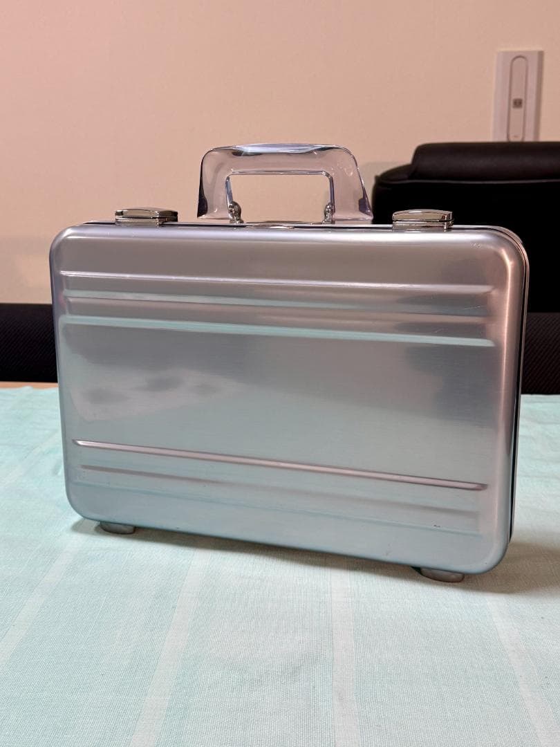 エリートシリーズ CEM ゼロハリバートン ポリッシュブルー 美品です