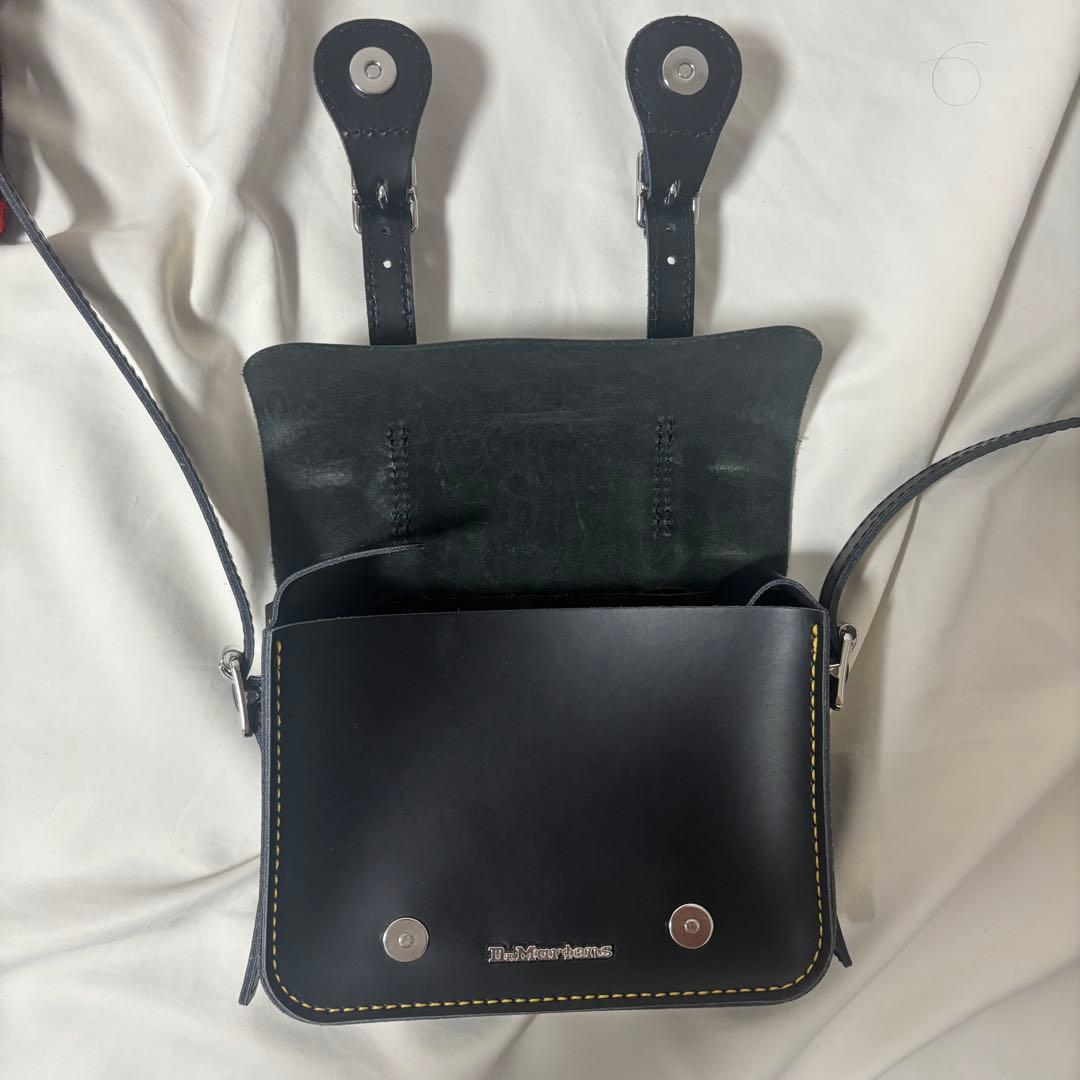 Dr. Martens サッチェルバック7インチ