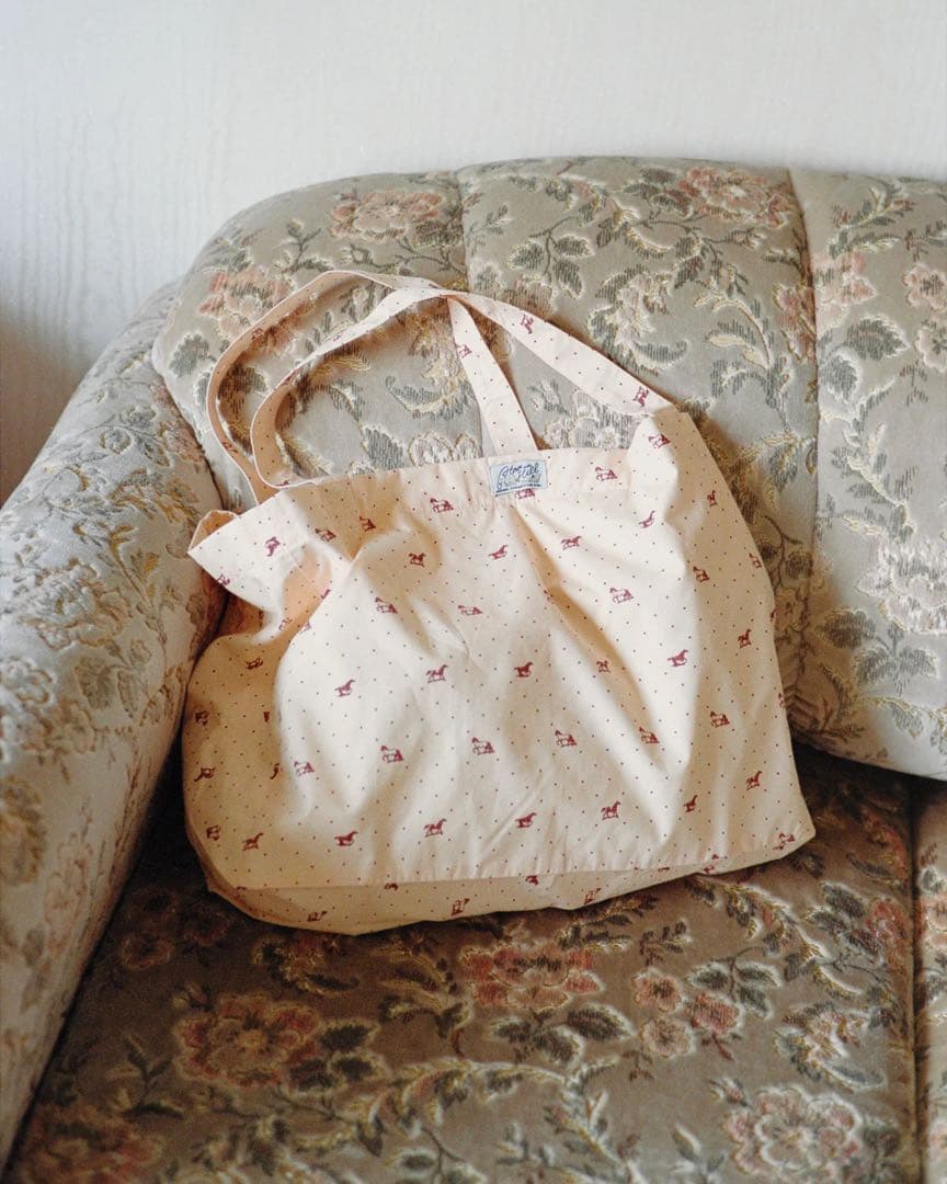 house on the hill トートバッグ