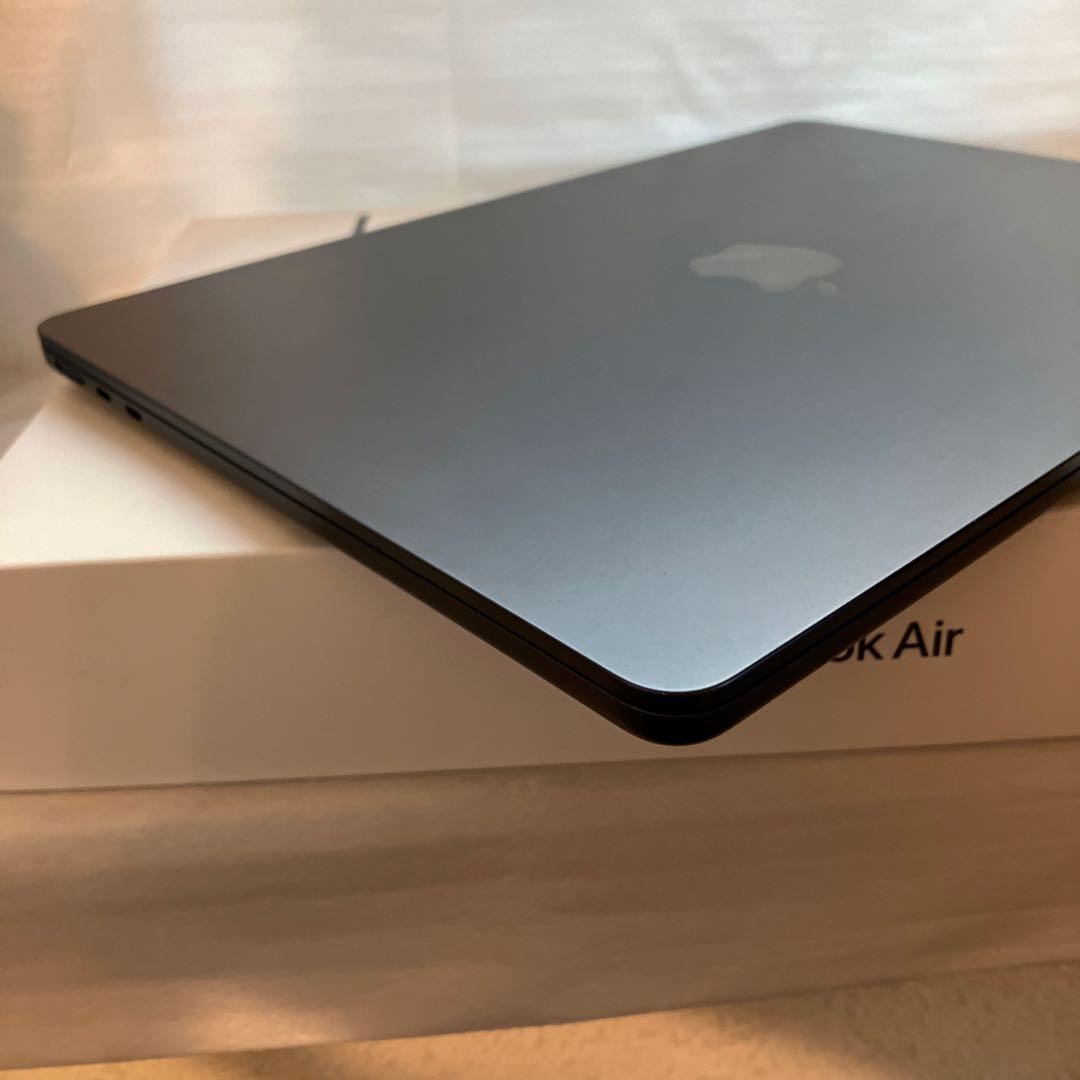 MacBook Air M2スペースグレー