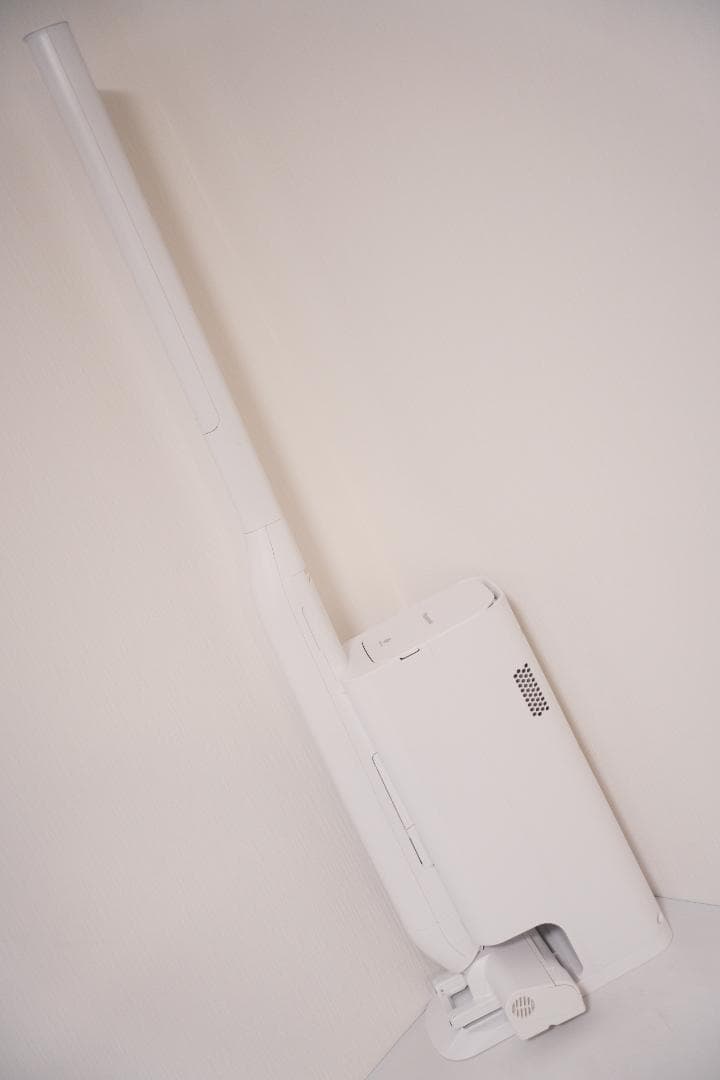 Panasonic セパレート型コードレススティック掃除機 MC-NS100K