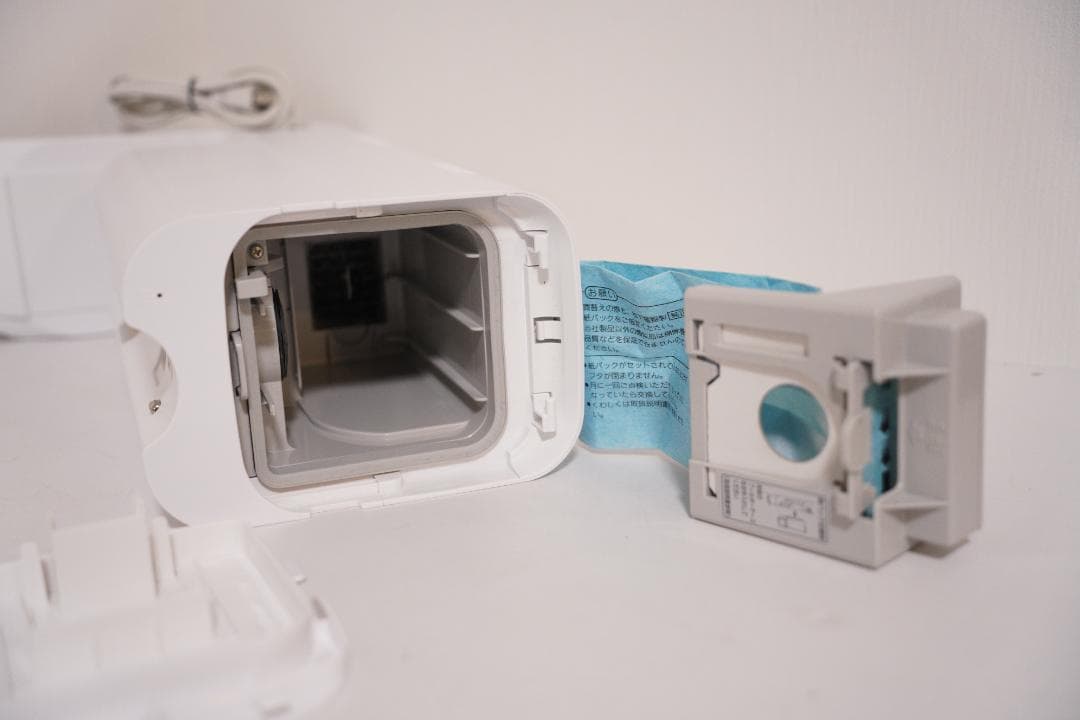 Panasonic セパレート型コードレススティック掃除機 MC-NS100K