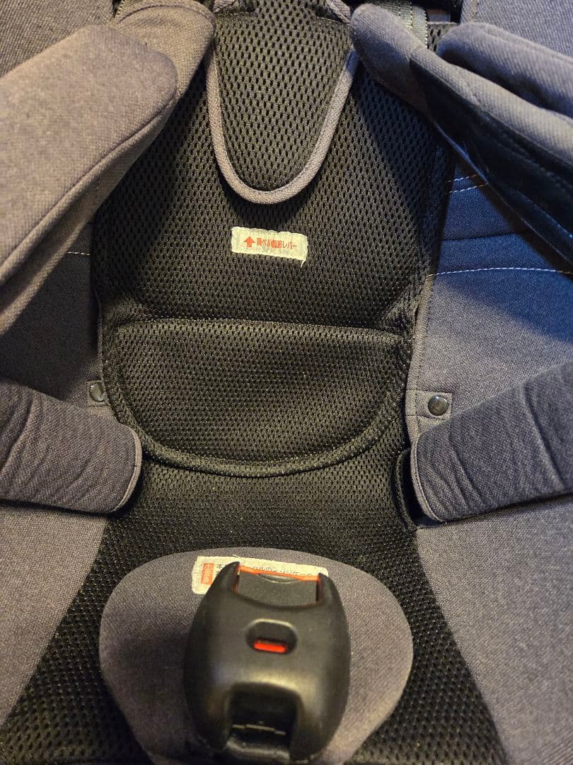 エールべべ　クルット4s プレミアム　ナチュラルダークグレー　チャイルドシート