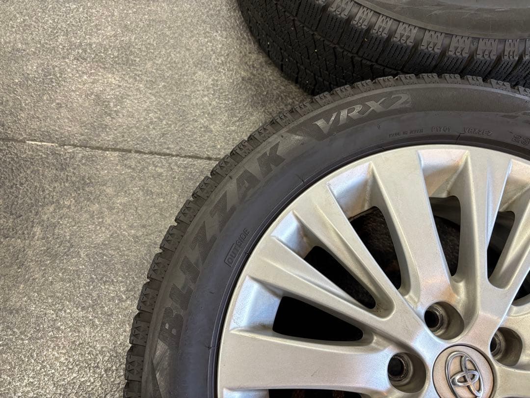 ⭐︎送料込み⭐︎トヨタ純正18インチ スタッドレス　ヴェルファイア　アルファード等に