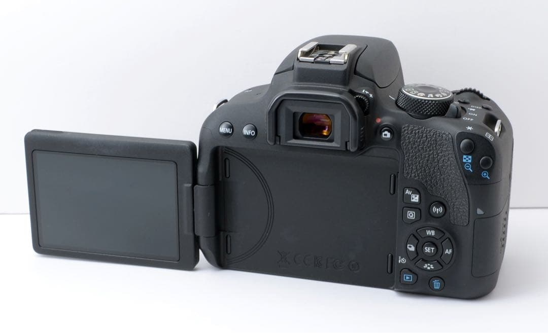 高倍率、単焦点付き！Canon EOS kiss X9i★Wi-Fi内蔵