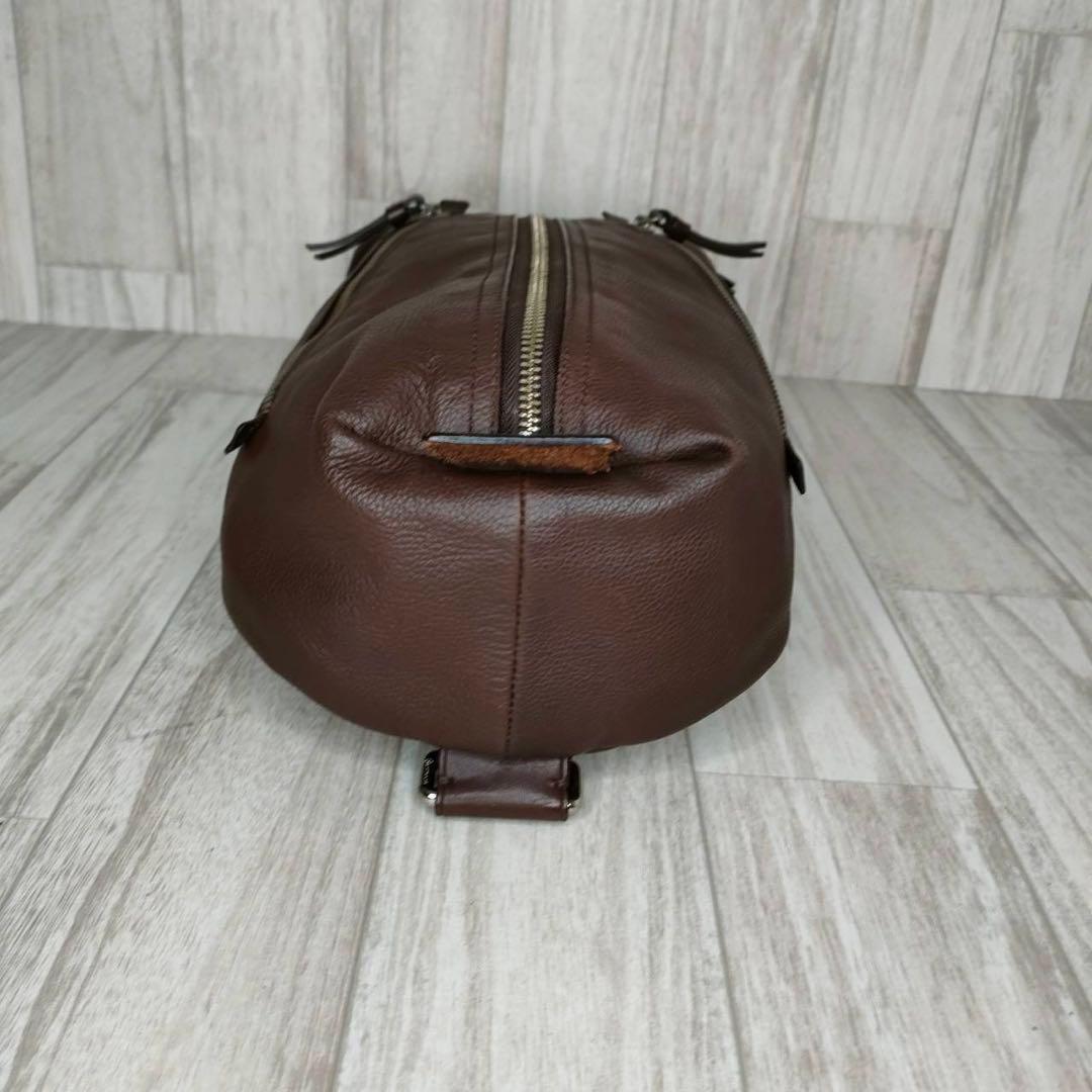 55 COACH コーチ　レザー　ボディーバッグ