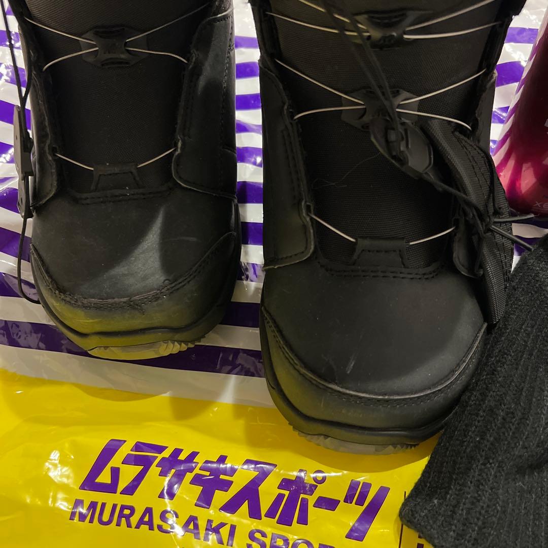 ブラックスノーボードブーツ BOAシステム付き