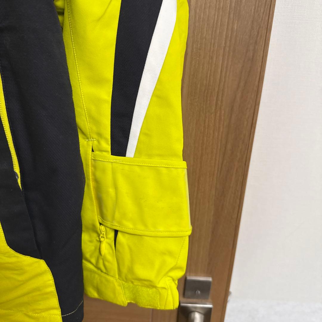 イエローと黒のスキーウェア（男性用）