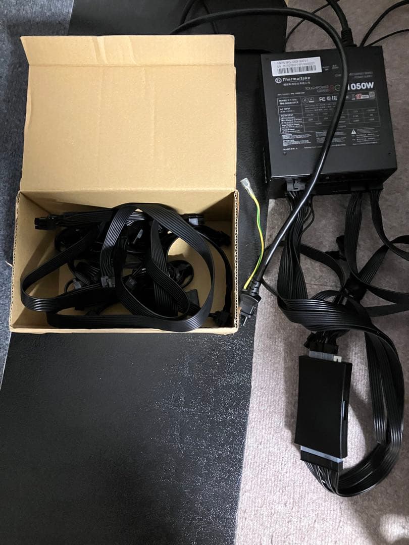 PC 電源ユニット　1050W 80＋platinum RGB