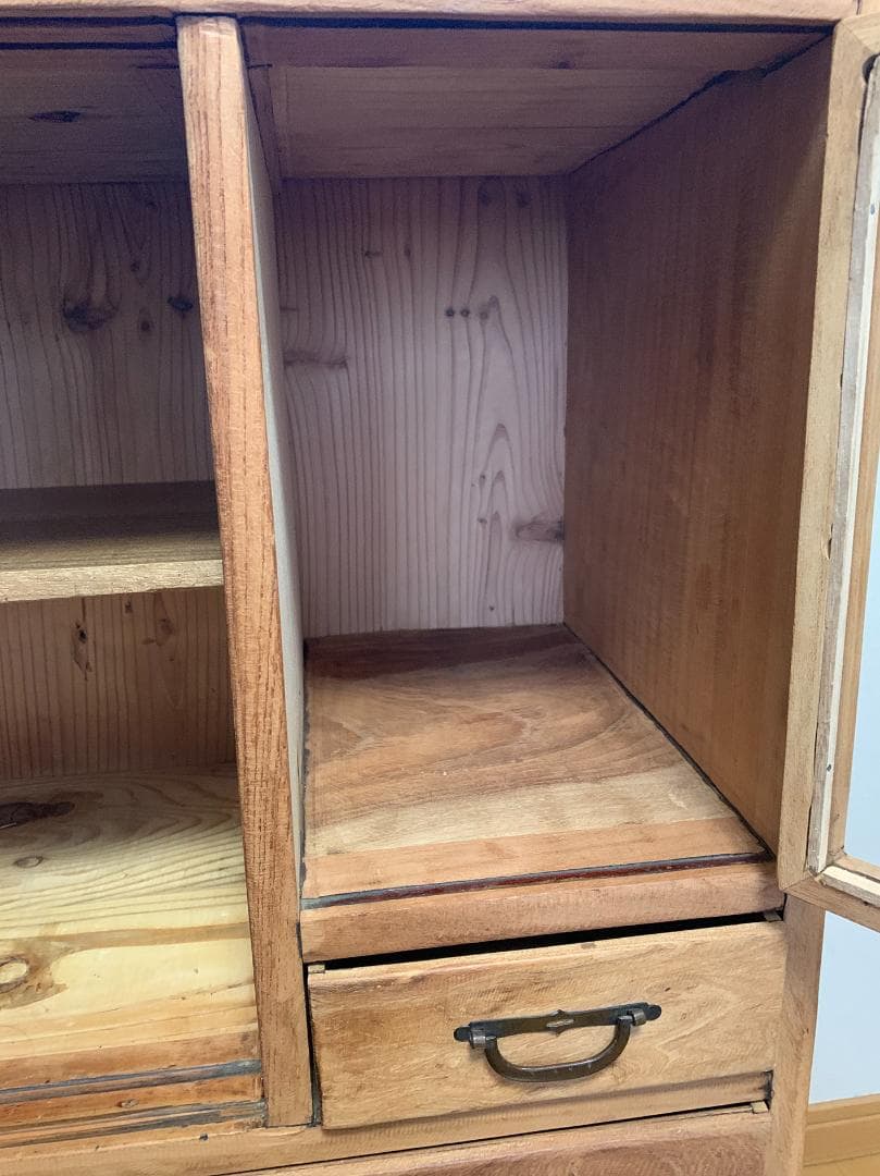 古い木製のガラス戸棚　引き出し8杯　水屋